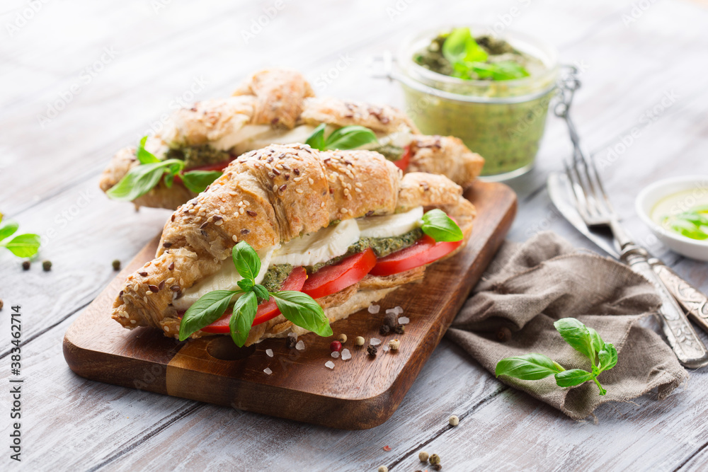 Сrunchy wholegrain croissants with mozzarella, tomato and pesto Сrunchy wholegrain croissants with mozzarella, tomato and pesto