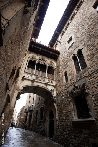 Obraz na płótnie Streets in the Bari Gotic of Barcelona, Spain w salonie