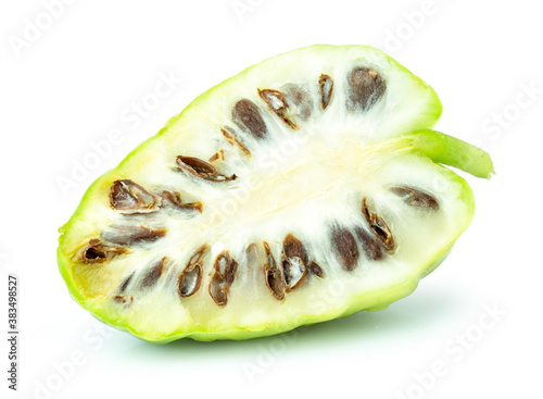 Foto noni isolated on white background