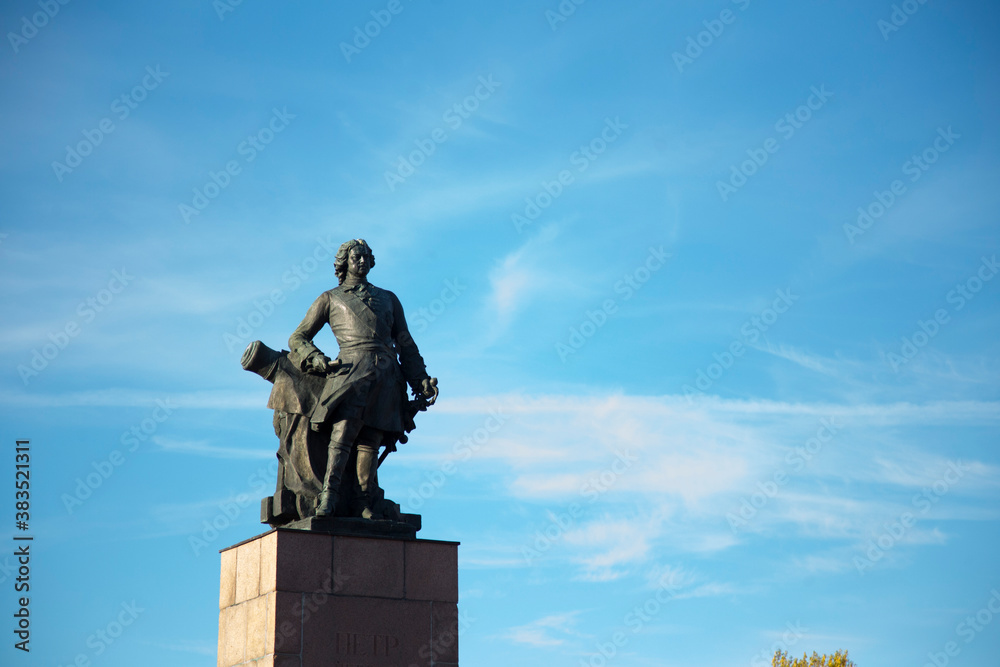 monument to peter the great country