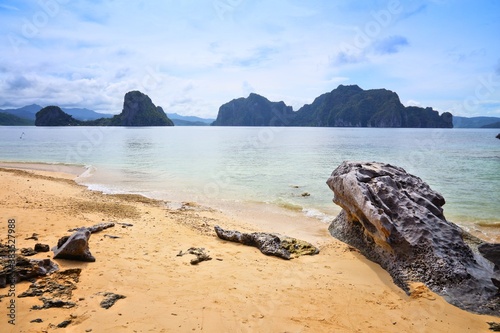 Pinagbuyutan Island beach, Philippines photo