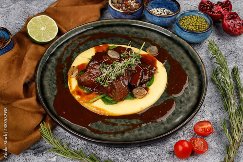 beef cheeks with mashed potatoes
