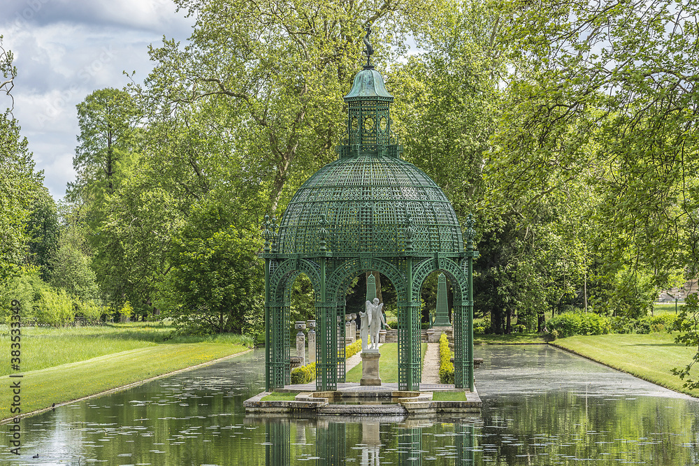 Antique gazebo in English Garden (Jardin Anglais, 1817). Chantilly, Oise, Picardie, France.