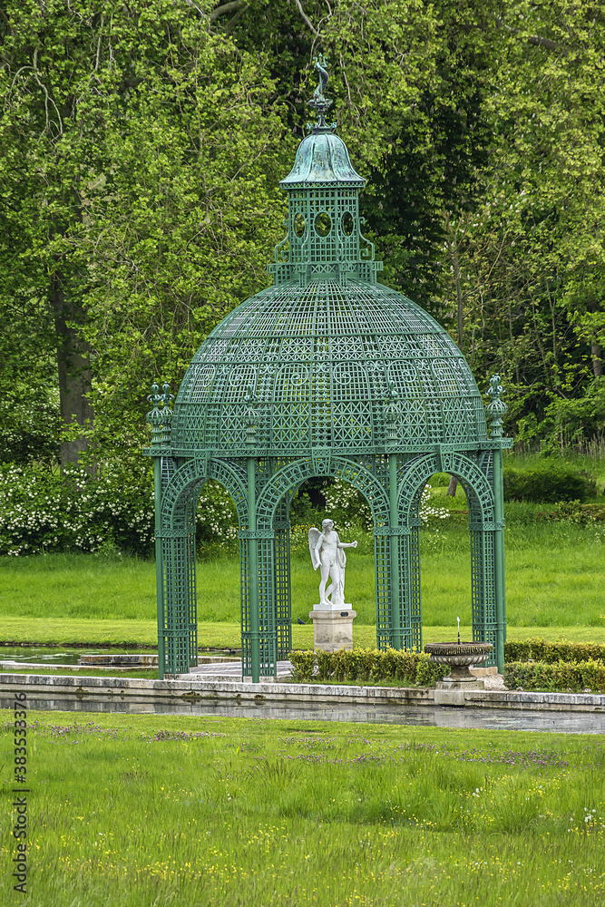 Antique gazebo in English Garden (Jardin Anglais, 1817). Chantilly, Oise, Picardie, France.