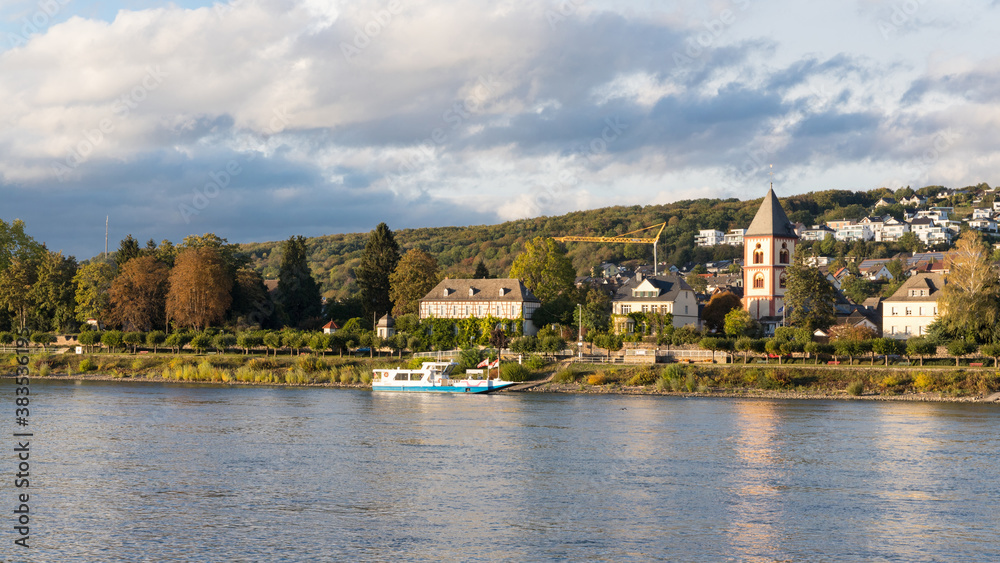 Rheinpanorama von Erpel  am Rheinim Herbst
