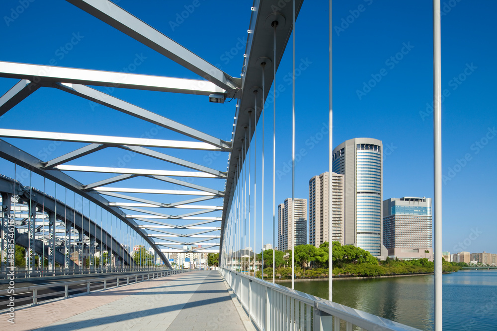 Obraz premium 銀橋と大阪アメニティパーク