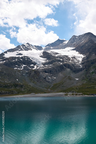 Fototapeta Naklejka Na Ścianę i Meble -  View of Lago Bianco and Lago Nero from Bernina pass