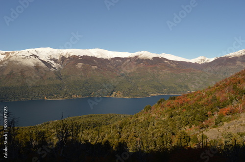 Hiking in the mountains and around the lakes of Bariloche and San Martin in Argentina © ChrisOvergaard