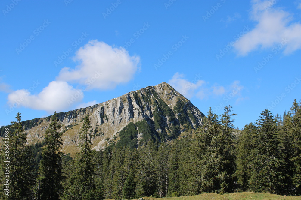 Hiking trip to the summit of Krottenkopf, the highest peak in the Bavarian Estergebirge