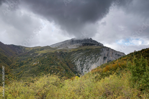Peña Ezcaurri, 2045 metros, Parque natural de los Valles Occidentales, Huesca, cordillera de los pirineos, Spain, Europe © Tolo