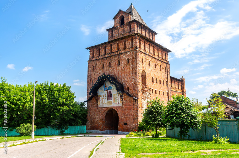 Pyatnitsky Gate (Pyatnitskaya Tower) of Kolomna Kremlin