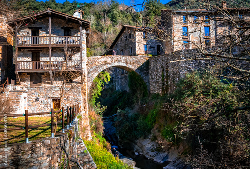 Beget, uno de los pueblos más bonitos de Catalunya. Beget, one of the most beautiful towns in Catalonia