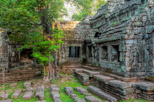 Sunrise over Ta Phrom