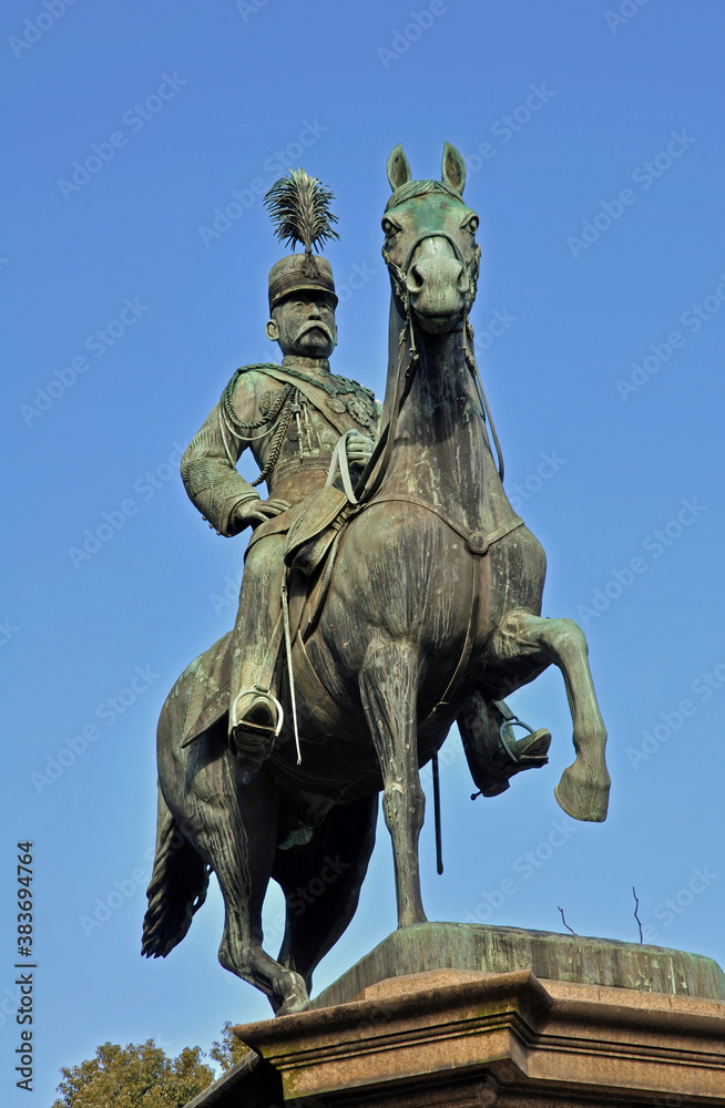 Fototapeta premium 上野公園・小松宮彰仁親王像