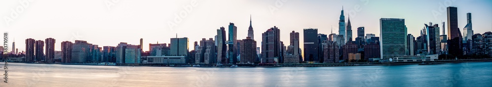 Fototapeta premium Manhattan Panorama, Manhattan from East river 