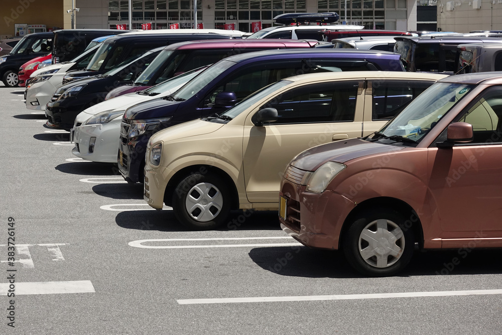 整備された広い屋外駐車場