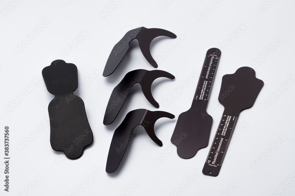 Contrast for dental photography with orthodontic black background, for