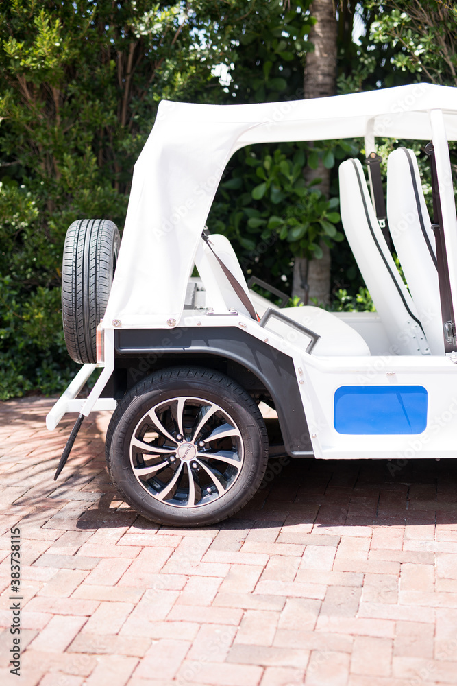 Fototapeta premium white car on the road