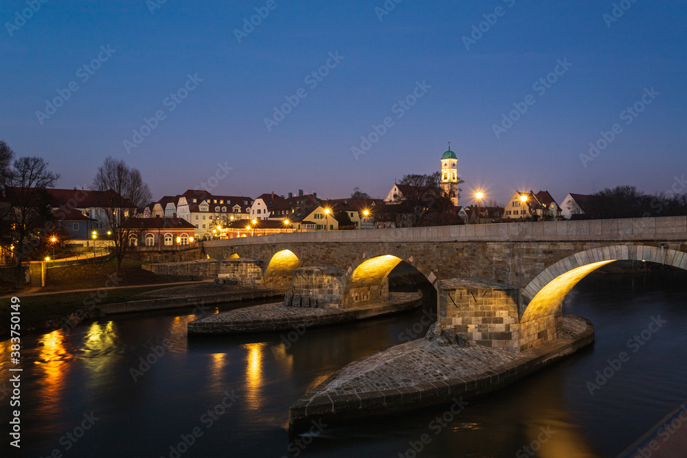 ponte sul Danubio, Regensburg - Baviera	