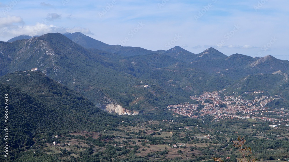Bagnoli Irpino - Panorama del borgo di Montella