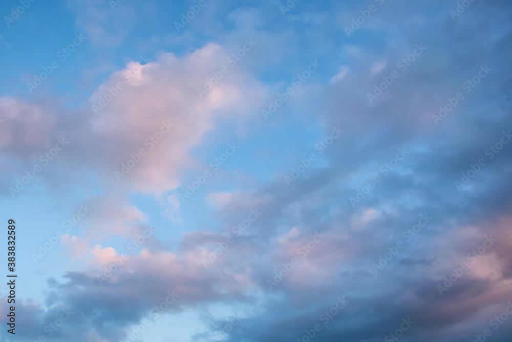 Fototapeta premium Pink clouds in the evening sky