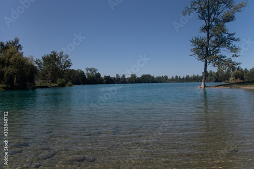 petite lac en foêt © Arnaud