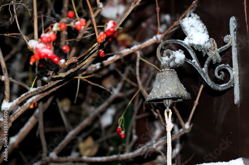 Wallpaper Mural bell in the snow Torontodigital.ca