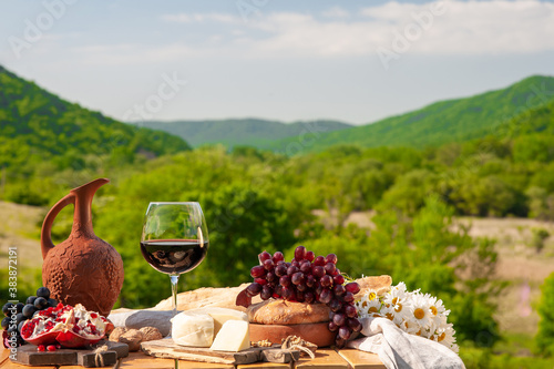 Fototapeta Naklejka Na Ścianę i Meble -  Outdoor picnics in the mountains.