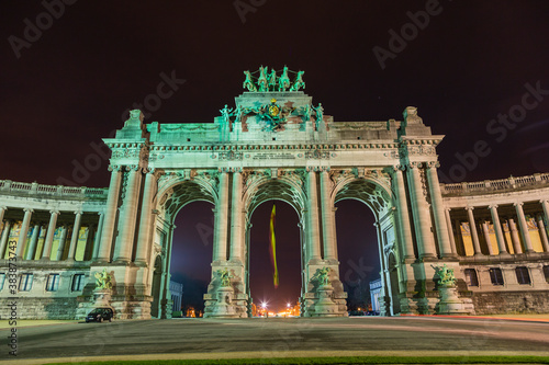 ベルギー ブリュッセルの夜の凱旋門