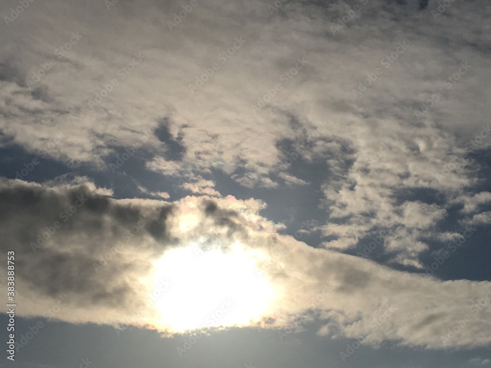 Obraz premium 空と雲と太陽の景色