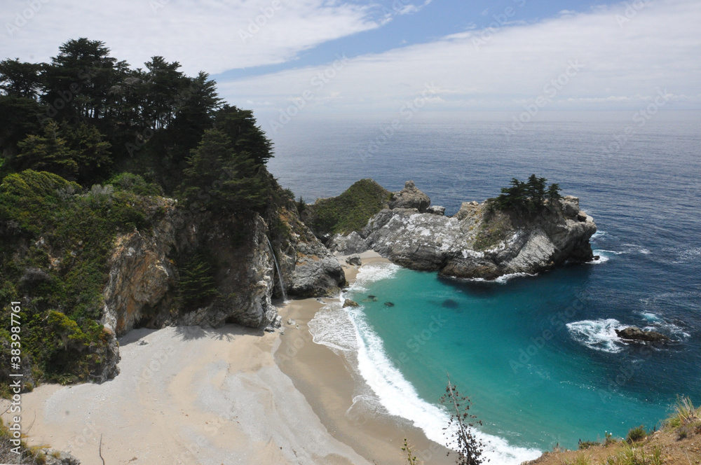 McWay Falls at Julia Pfeiffer State Park in Big Sur, California McWay Falls at Julia Pfeiffer State Park in Big Sur, California