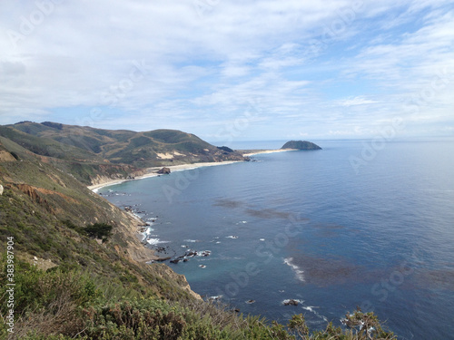 Landscape view of the rugged coast of Big Sur, along the Pacific Coast Highway in California © Jen