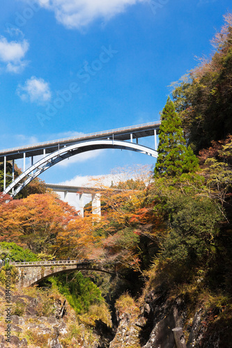 秋の高千穂峡「高千穂三代橋」
