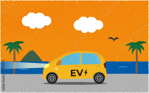 夕方、ライトを点けて海沿いの道を進む黄色い電気自動車のベクターイラスト