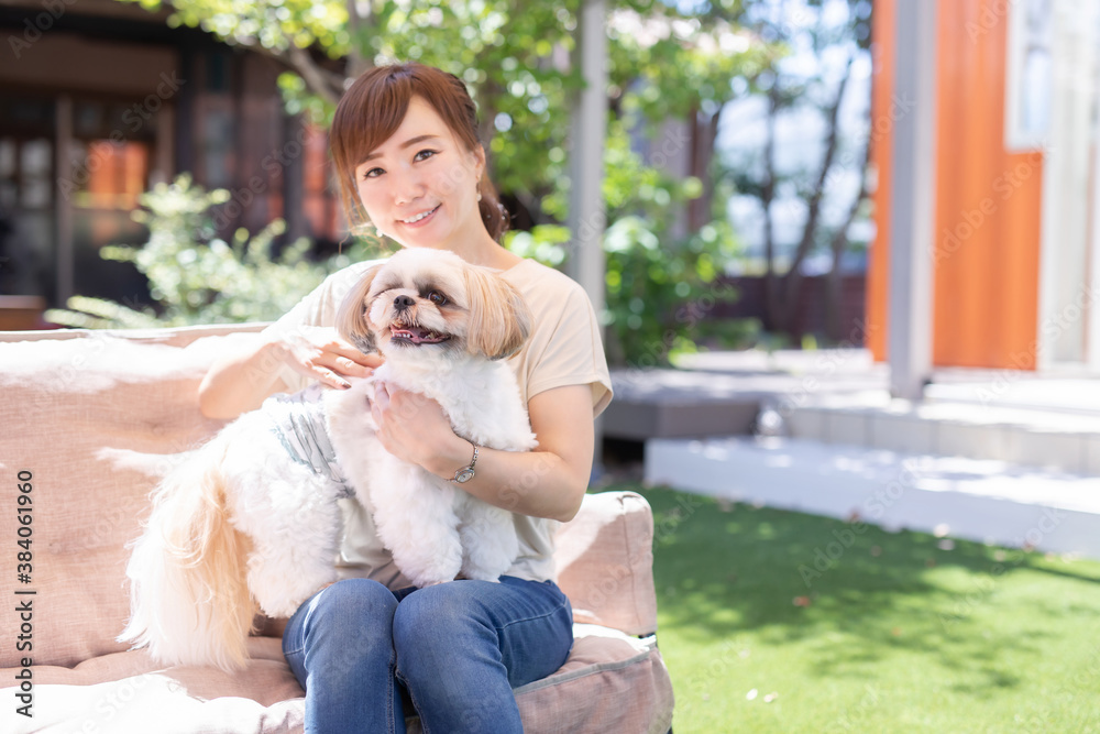 犬と女性
犬と女性