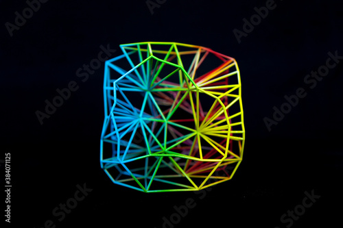 Networked structure in bright colors. 3D printed mesh structure. Vernetze Struktur in bunten Farben. 3D gedruckte Netz Struktur.