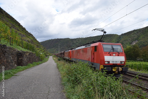 Zug durchs Moseltal photo