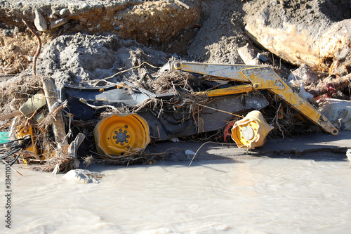Obraz na płótnie Destroyed Tractor In River