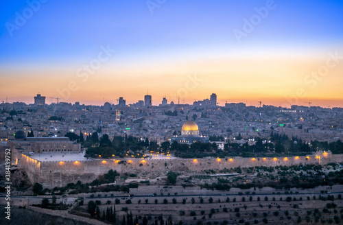 Jerusalem at sunset © GabrielHelou