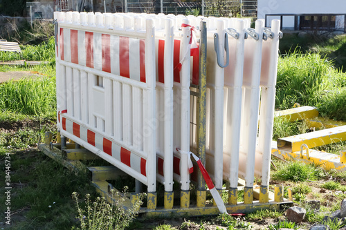 Absperrgitter auf der Baustelle photo