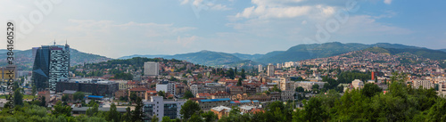 ボスニア・ヘルツェゴビナ サラエボの丘から見える市街地 