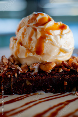 фотографія Chocolate Double Fudge Brownie, ala mode