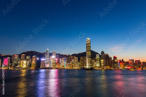 香港 ビクトリア・ハーバーと香港島の夜景 