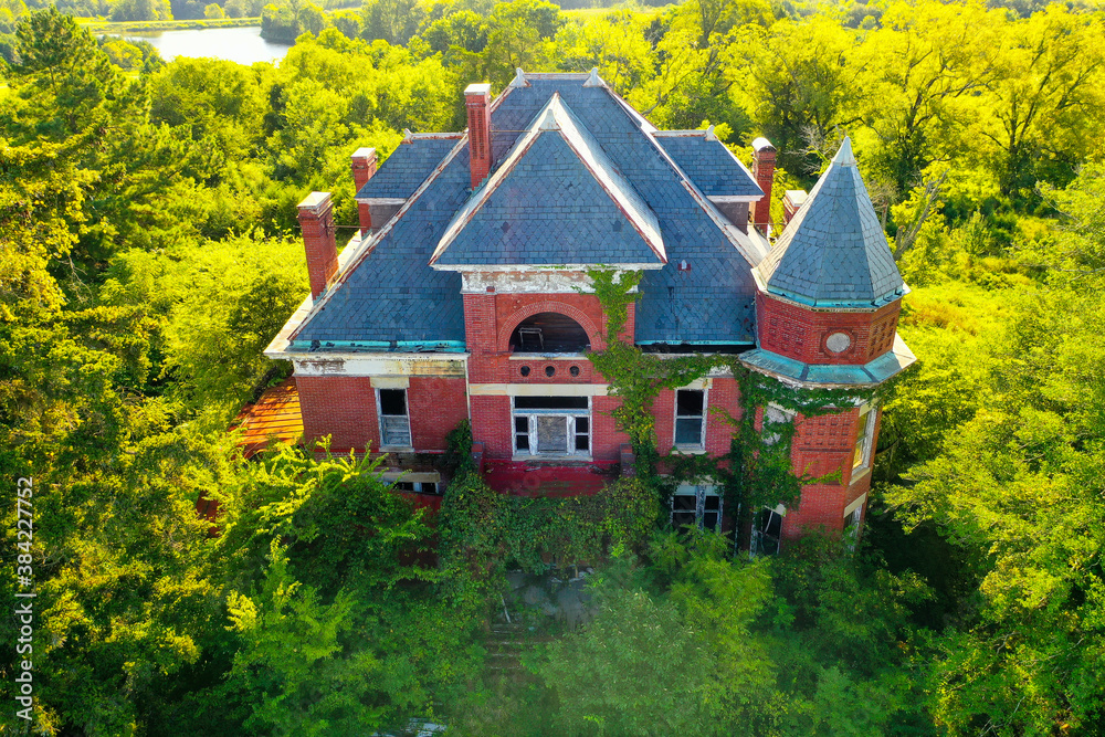 Fototapeta These are aerial photos of the abandoned Dunnington Mansion