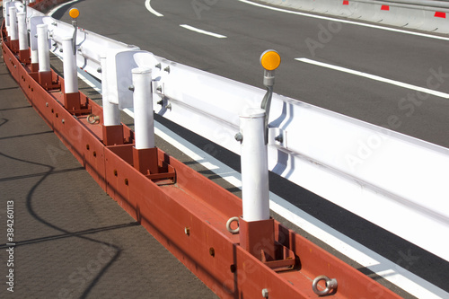 Photos 道路の仮設ガードレール