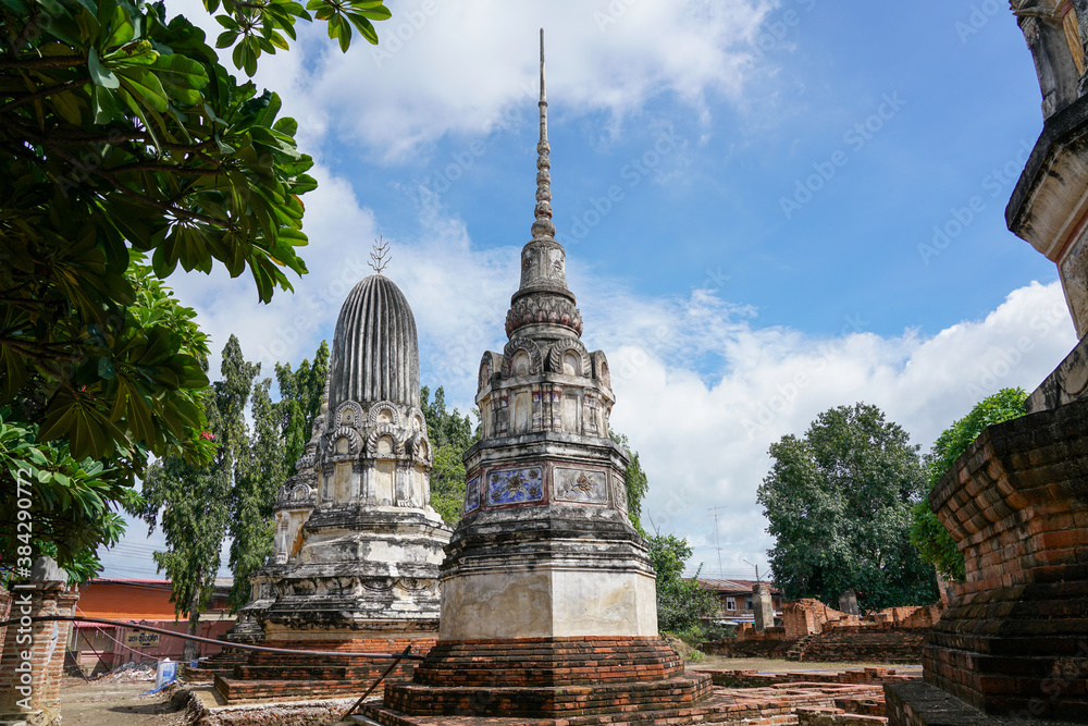 Fototapeta premium วัดมหาธาตุ ลรรคบุรี