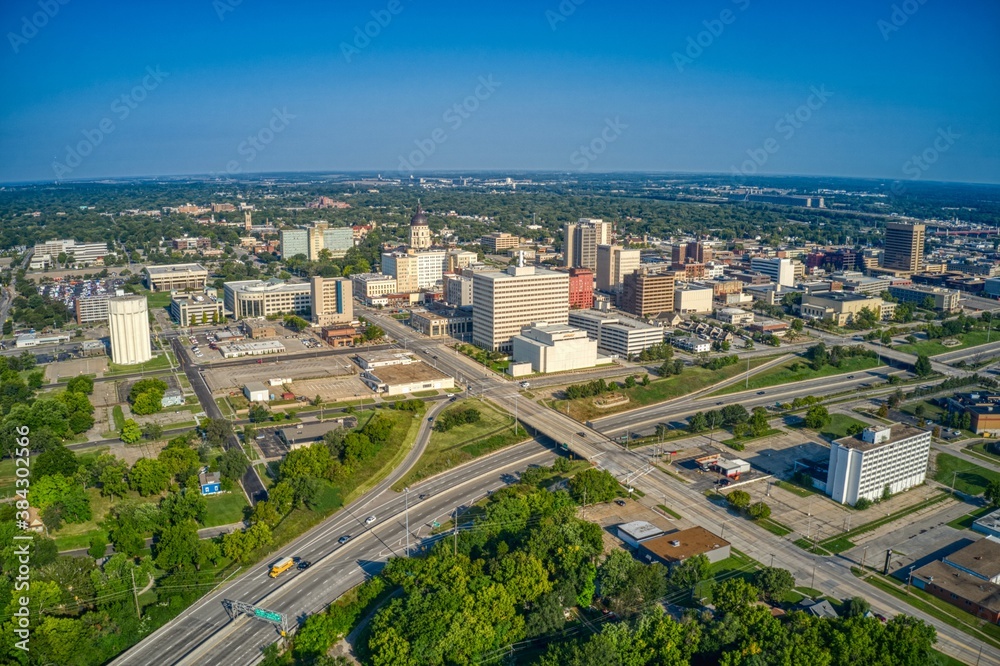 Fototapeta premium Aerial View of Topeka, Kansas Skyline in the Morning