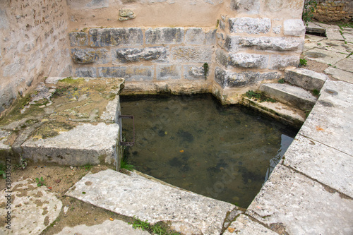 Fototapeta Naklejka Na Ścianę i Meble -  Bassin à Baptême
