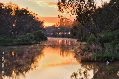 Dubbo rail river pelikan rise photo