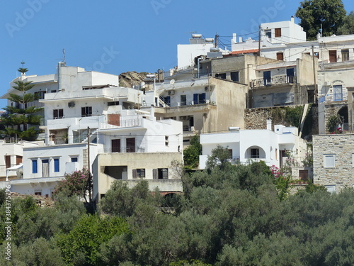 Villaggio arroccato di Mouni nell'entroterra dell'isola di Naxos nelle Cicladi i Grecia.